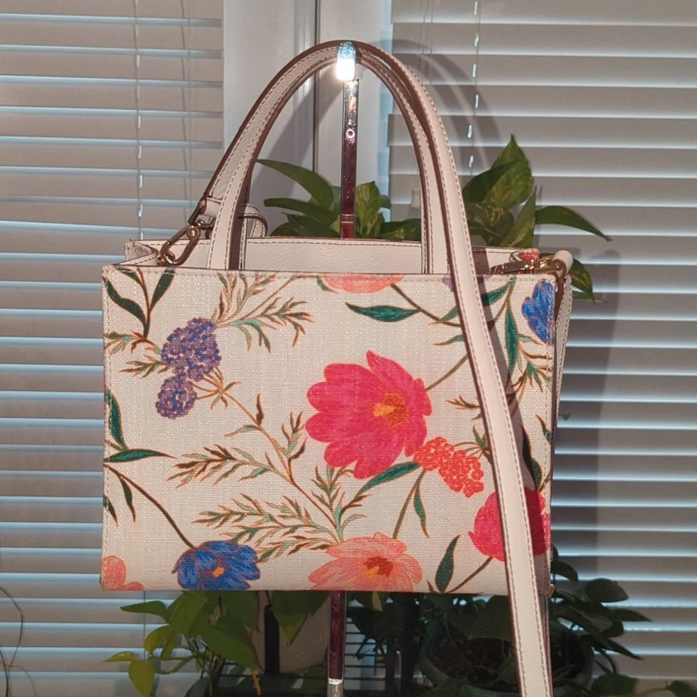 Kate Spade Floral Purse with a removable crossbody strap - Picture 3 of 13